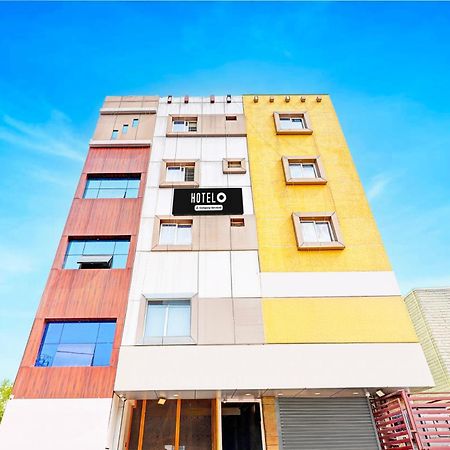 Super Hotel O Srigandhakavalu Formerly Chamundeshwari Lodging Jālahalli المظهر الخارجي الصورة